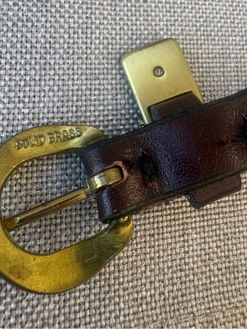 Etienne Aigner Dark Brown burgundy Leather Belt with brass Round Buckle sm 28. - Picture 7 of 8